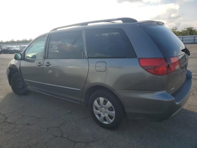 2004 Toyota Sienna CE