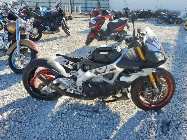 2018 Aprilia Tuono V4 1