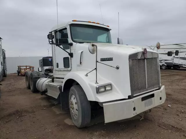 2012 Kenworth Construction T800