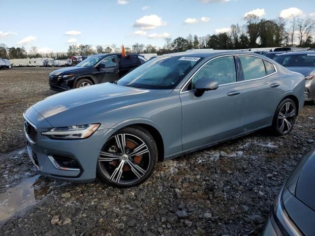 2022 Volvo S60 B5 Inscription