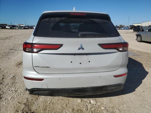 2022 Mitsubishi Outlander SE