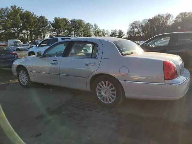 2005 Lincoln Town Car Signature