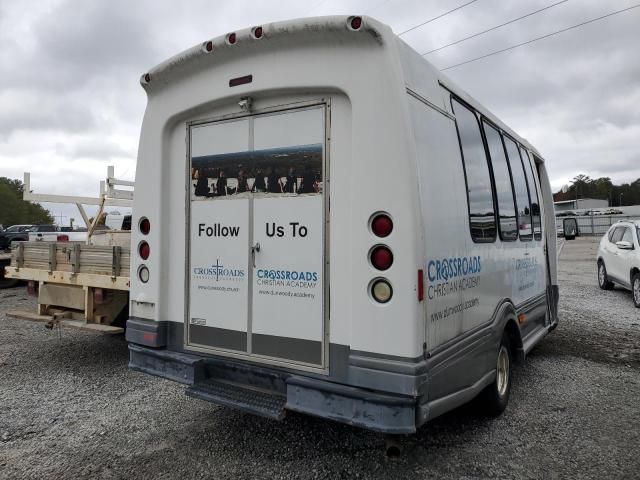 2003 Ford Econoline E450 Super Duty Cutaway Van