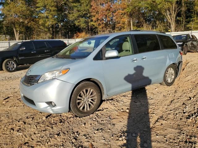 2016 Toyota Sienna XLE