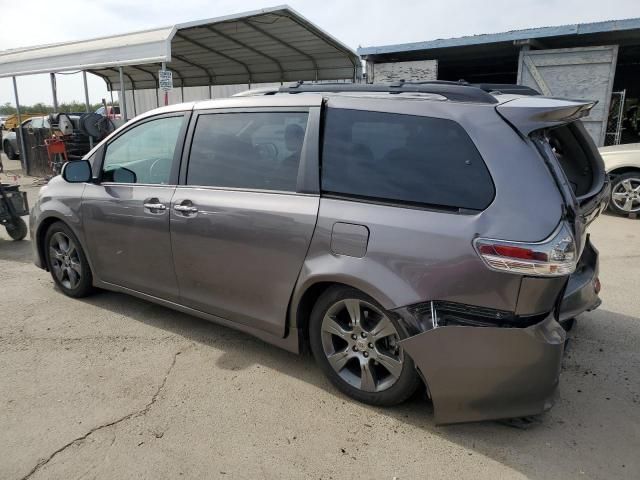 2015 Toyota Sienna Sport