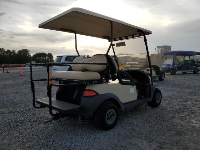 2010 Golf Club Car