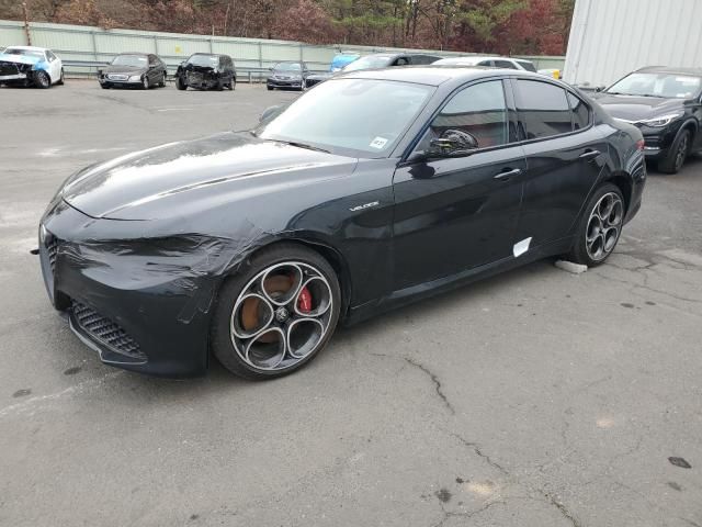 2022 Alfa Romeo Giulia Super