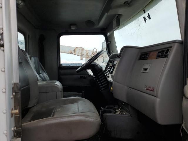 2006 Kenworth Construction T300