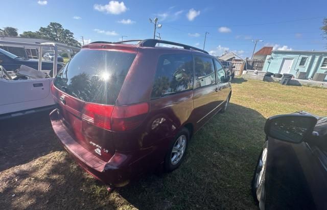 2004 Toyota Sienna CE