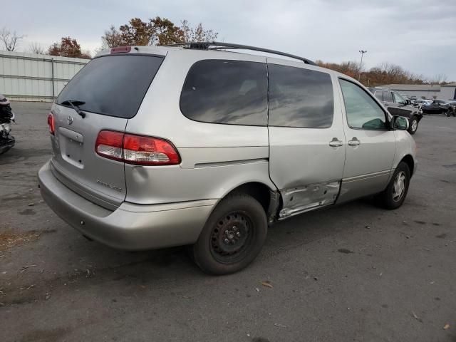 2002 Toyota Sienna LE