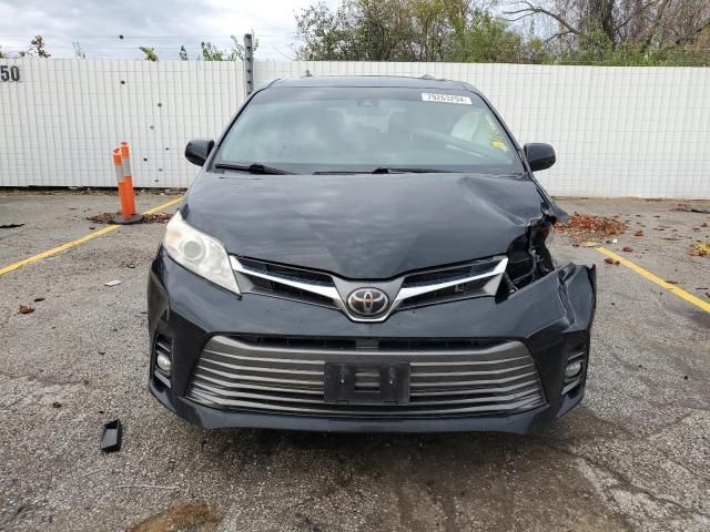 2019 Toyota Sienna XLE