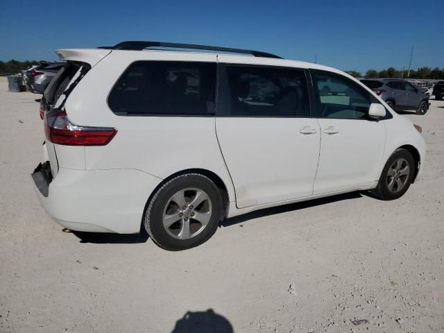 2016 Toyota Sienna LE