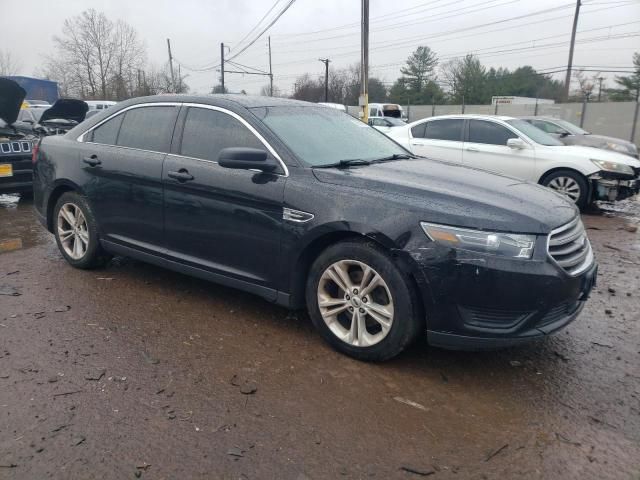 2016 Ford Taurus SE