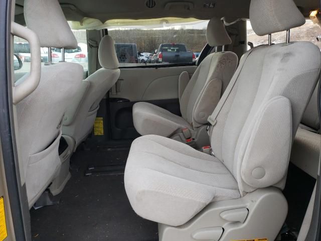 2011 Toyota Sienna LE