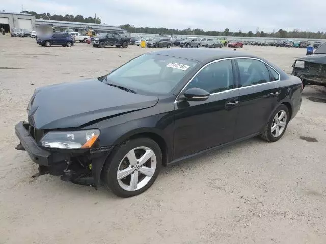 2012 04 2012 Volkswagen Passat SE