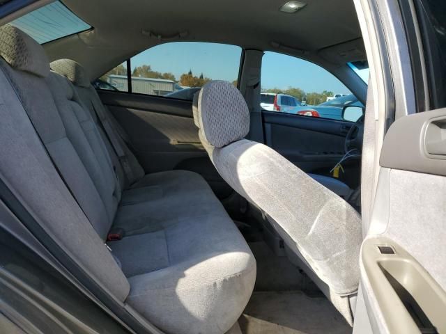 2004 Toyota Camry LE