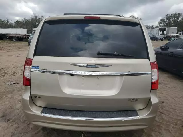 2013 Chrysler Town & Country Touring