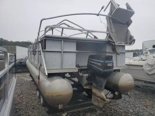 1993 Crestliner Pontooniii