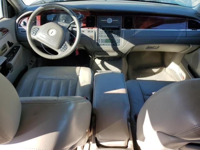 2004 Lincoln Town Car Executive