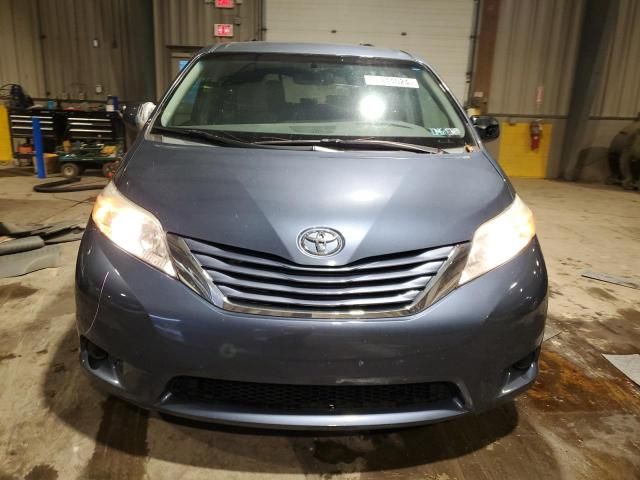 2016 Toyota Sienna LE