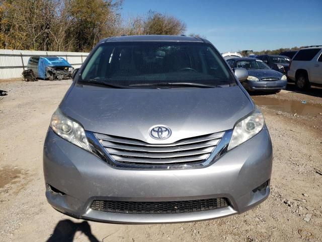 2017 Toyota Sienna LE