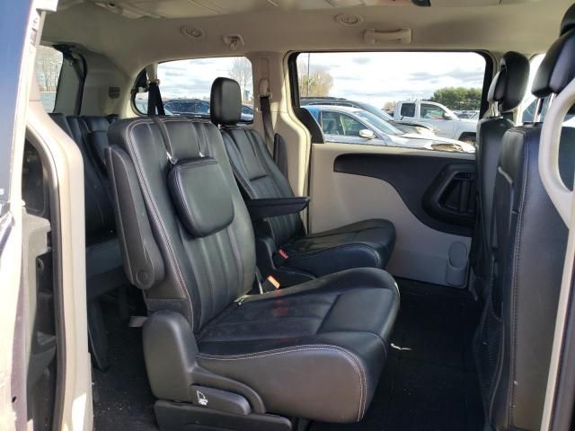 2014 Chrysler Town & Country Touring