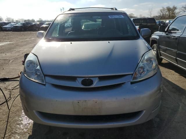 2010 Toyota Sienna XLE