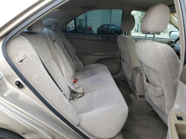 2004 Toyota Camry LE