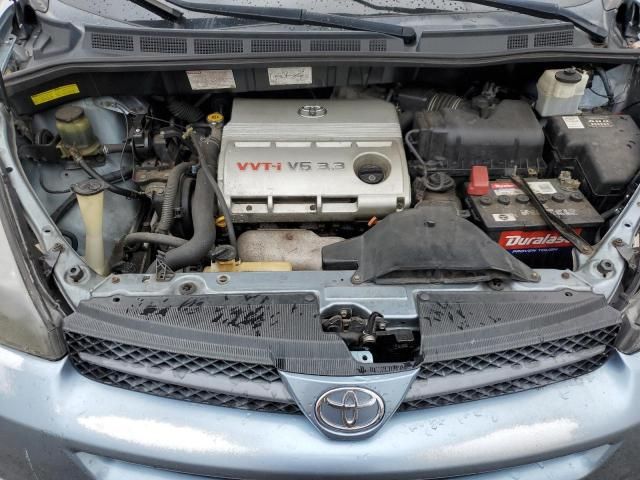 2004 Toyota Sienna XLE