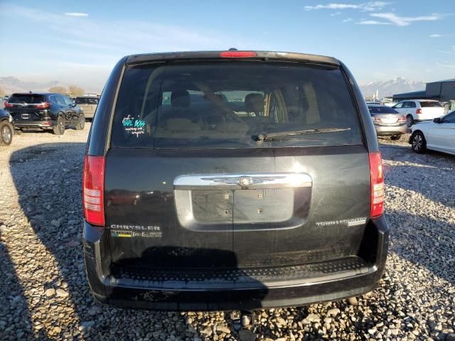 2010 Chrysler Town & Country LX