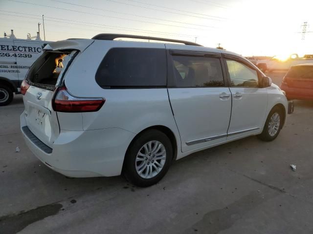 2016 Toyota Sienna XLE