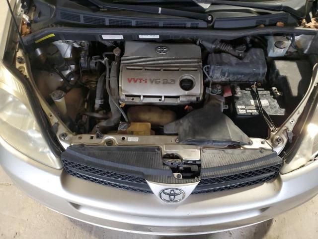 2005 Toyota Sienna CE