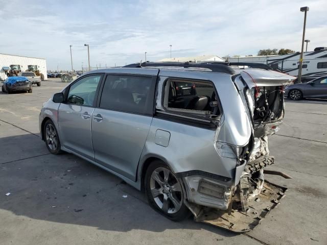 2011 Toyota Sienna Sport