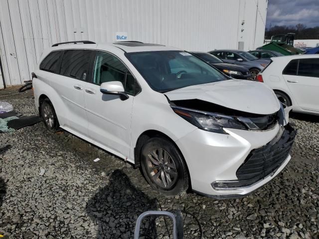 2022 Toyota Sienna XLE