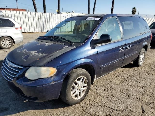 2006 Chrysler Town & Country LX