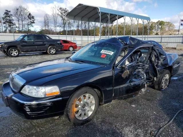 2007 Lincoln Town Car Signature Limited