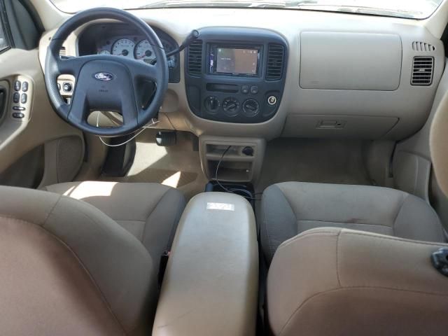 2004 Ford Escape XLS