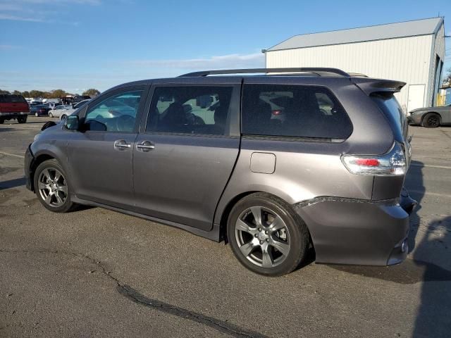 2017 Toyota Sienna SE