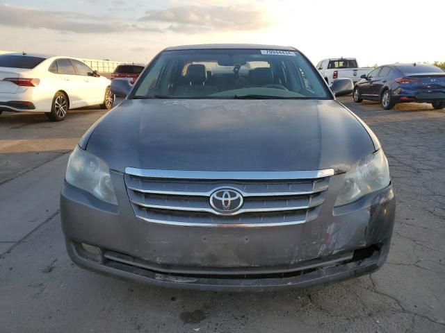 2005 Toyota Avalon XL