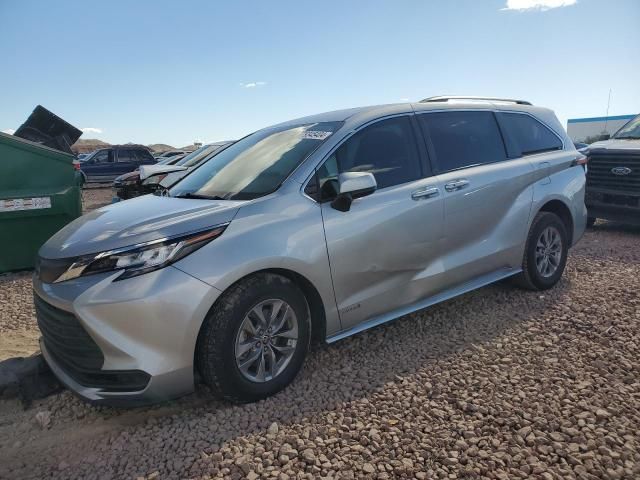 2021 Toyota Sienna LE