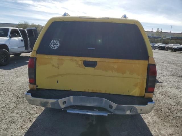 2000 Nissan Frontier Crew Cab XE