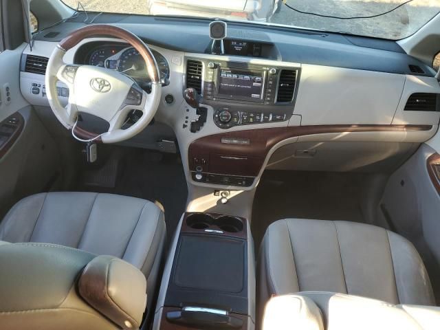 2013 Toyota Sienna XLE