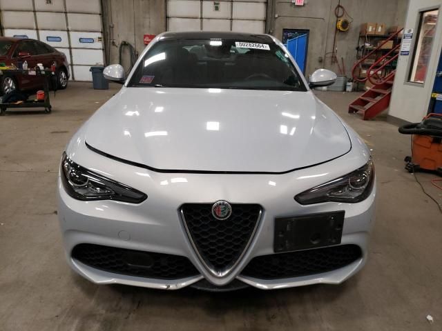 2022 Alfa Romeo Giulia Super