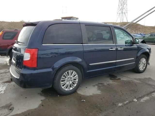 2013 Chrysler Town & Country Limited