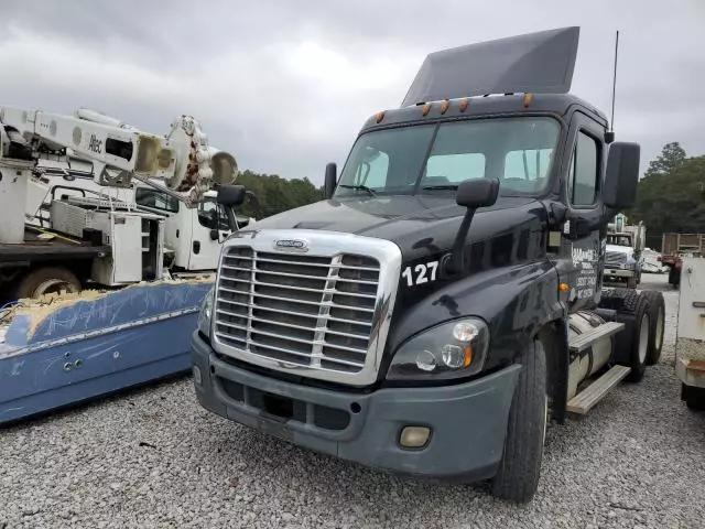 2016 Freightliner Cascadia 125