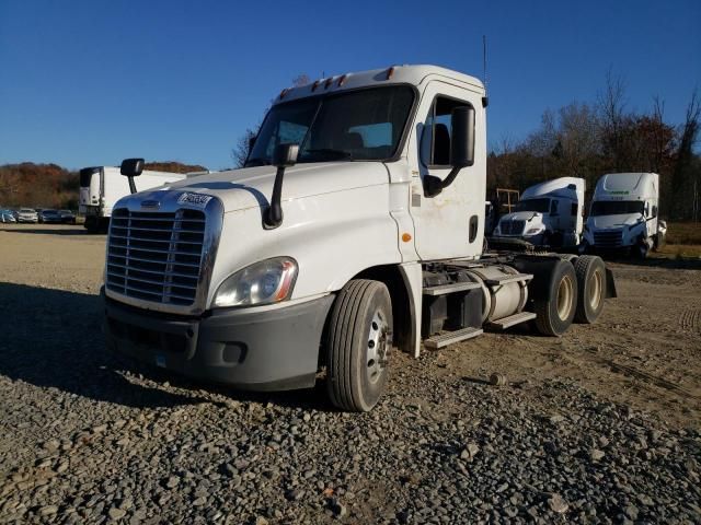 2013 Freightliner Cascadia 125