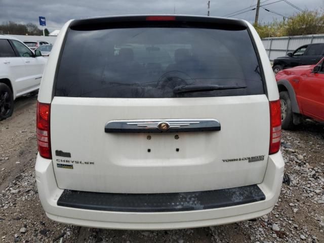 2010 Chrysler Town & Country LX