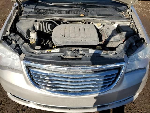 2013 Chrysler Town & Country Touring L