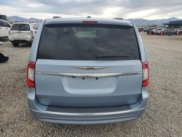 2013 Chrysler Town & Country Touring