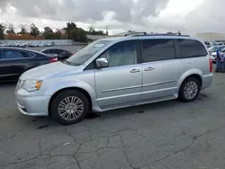 Chrysler Town & Country Touring l Vehiculos salvage en venta: 2011 Chrysler Town & Country Touring L